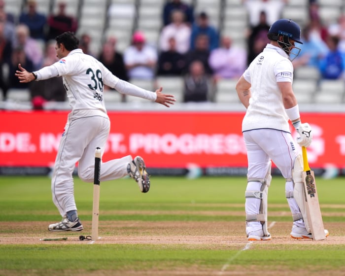England clinch Test win over Pakistan with 130‑run chase, Abbas strikes on first ball