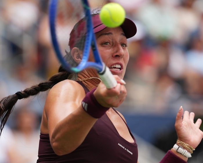 Sabalenka Overcomes Cannabis Smell Disruption to Advance at US Open